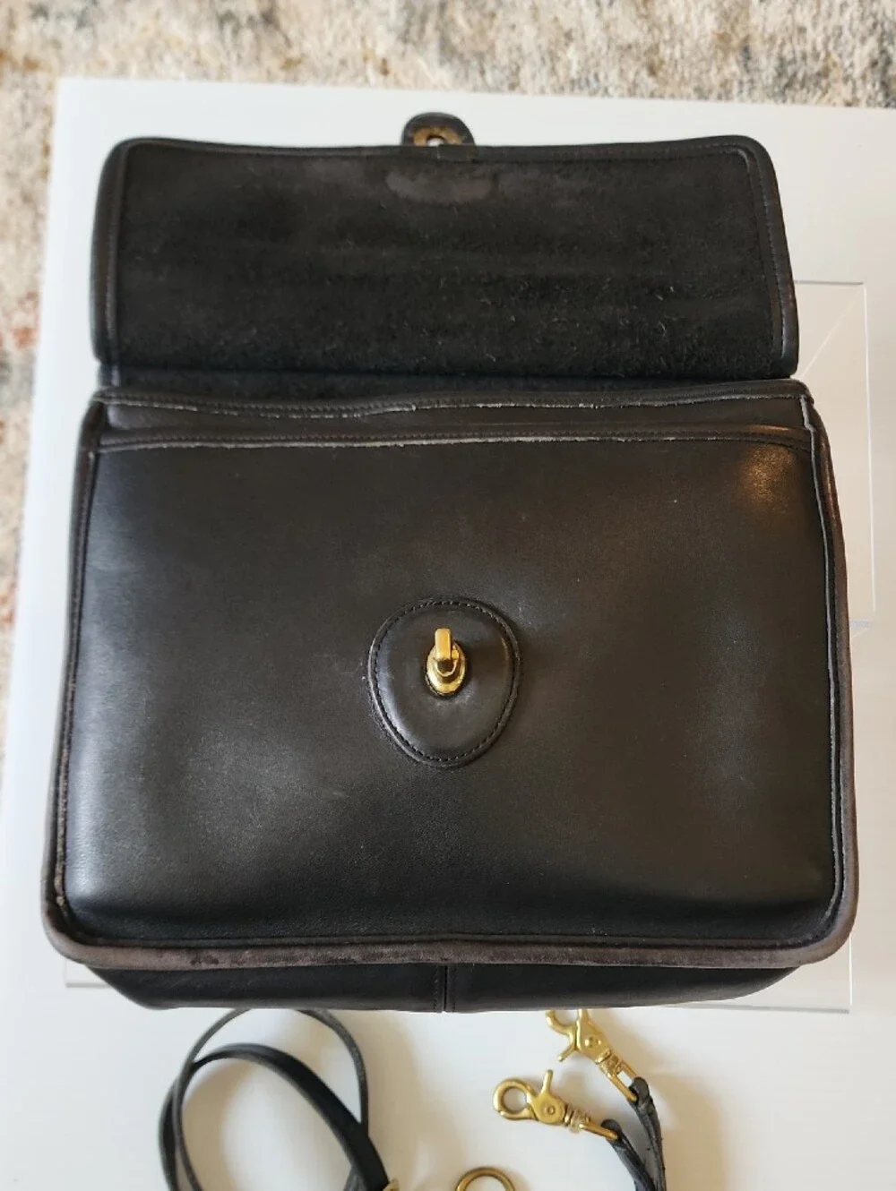Coach Willis Vintage Leather Bag with Gold Hardware. 1996. D6L-9927. 10×10.5×2.